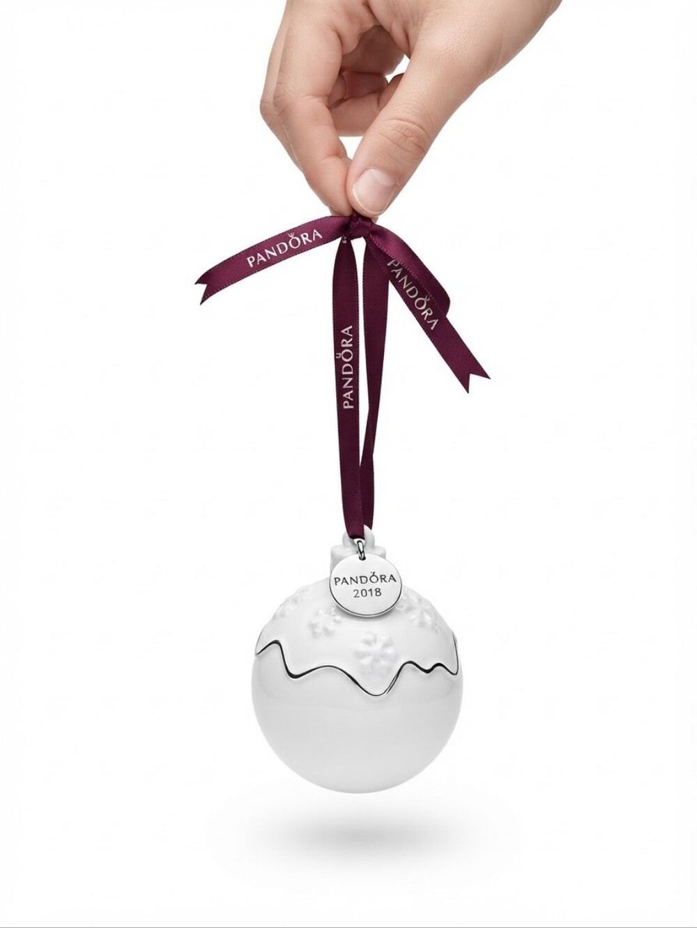 New Pandora 2018 Limited Edition White Porcelain Snowflake Christmas Ball Orname
